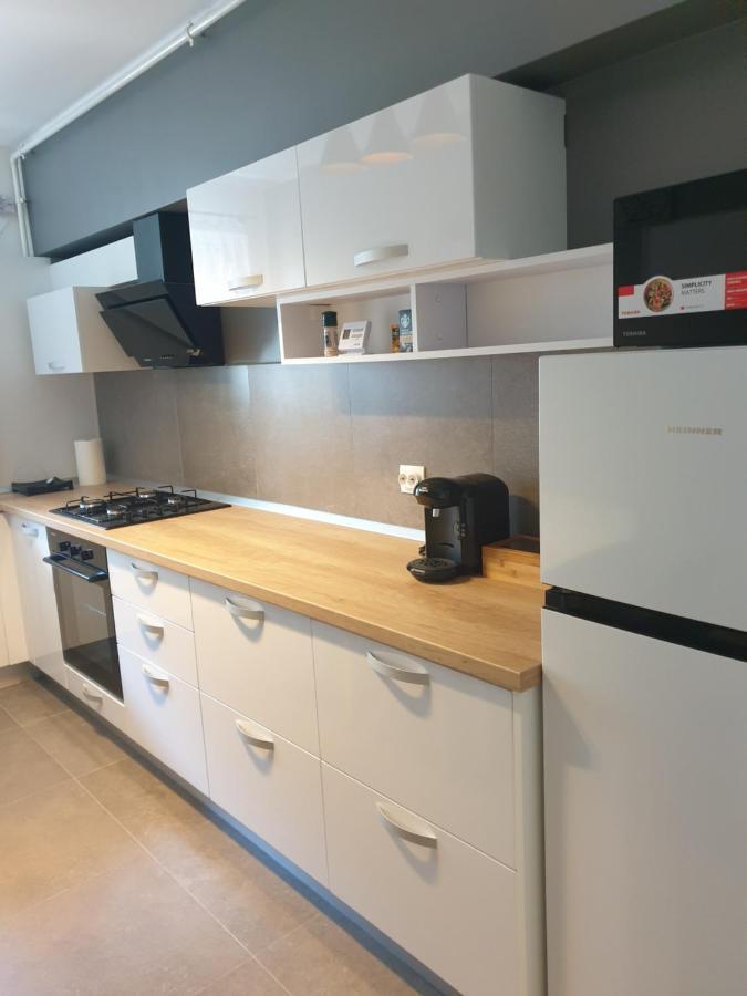 Qualis Apartament Brasov Bagian luar foto
